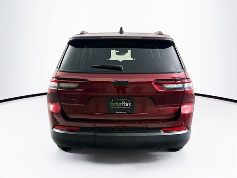 Used 2023 Jeep Grand Cherokee L Laredo image 7