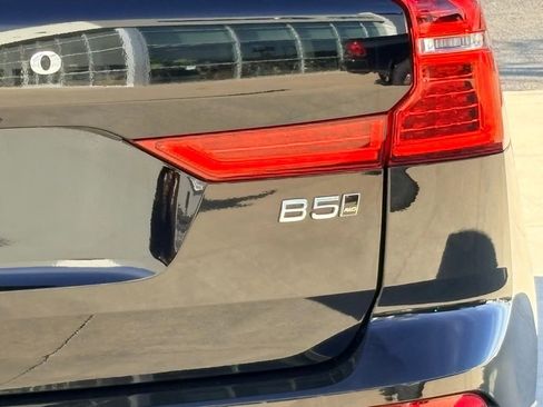 Used 2024 Volvo XC60 B5 Plus image 10