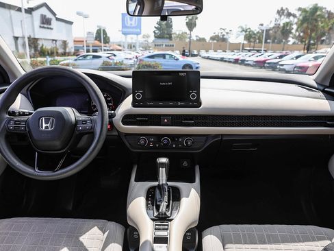 Certified 2024 Honda HR-V LX image 2