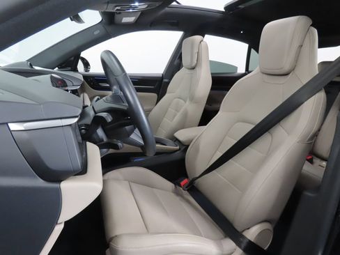Certified 2025 Porsche Macan 4S Electric AWD/4WD image 5