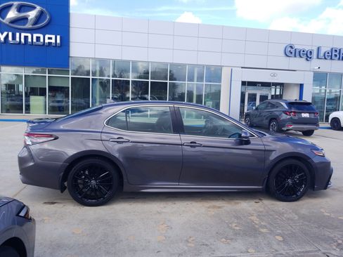 Used 2023 Toyota Camry XSE image 8