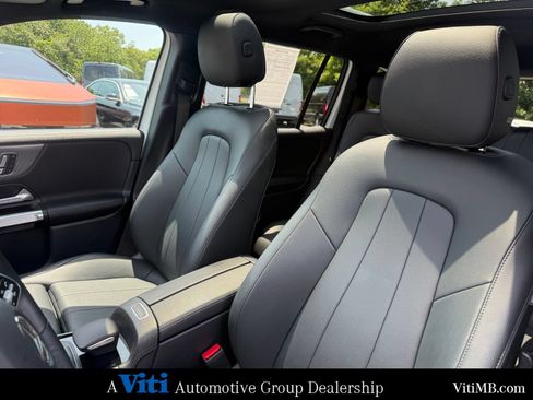 Certified 2022 Mercedes-Benz GLB 250 4MATIC image 18