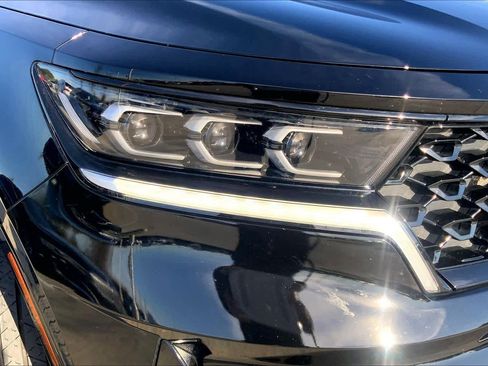 Used 2023 Kia Sorento SX image 27