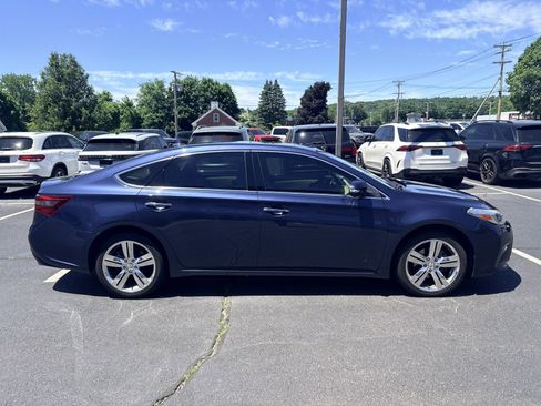 Used 2017 Toyota Avalon Limited w/ Carpet Mat Package FWD image 4