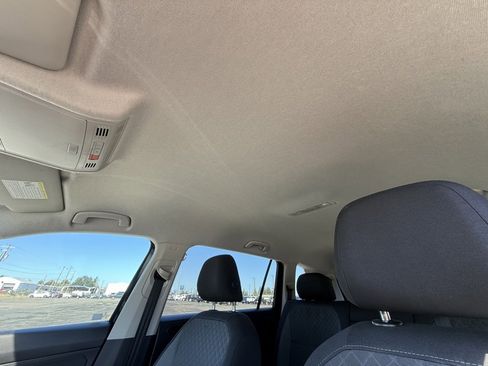 Used 2020 Volkswagen Tiguan S image 29