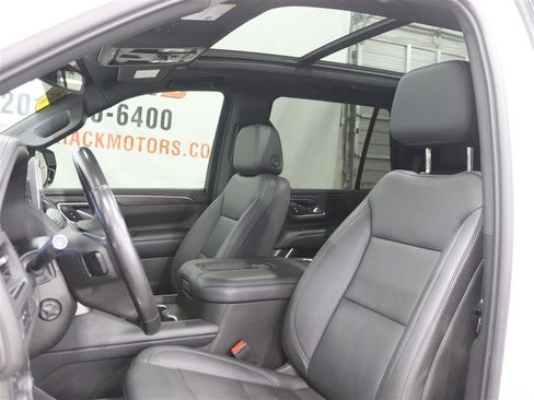 Used 2022 Chevrolet Tahoe Z71 w/ Luxury Package AWD/4WD image 13