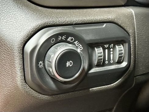 Used 2018 Jeep Wrangler Unlimited Sport S image 12