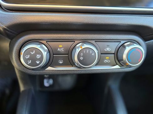 Used 2025 Nissan Versa S FWD image 28