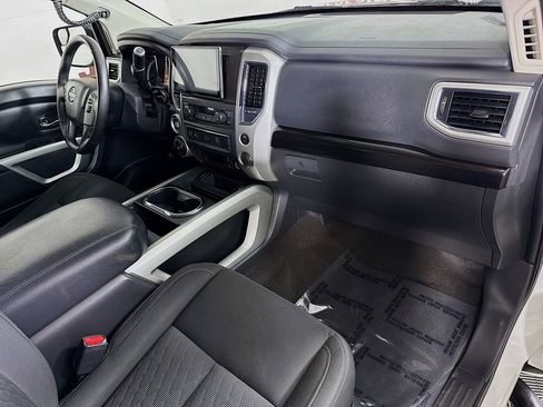 Used 2018 Nissan Titan SV w/ SV Convenience Package AWD/4WD image 31