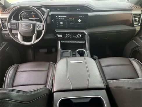 Used 2024 GMC Sierra 3500 Denali w/ Denali Reserve Package image 11