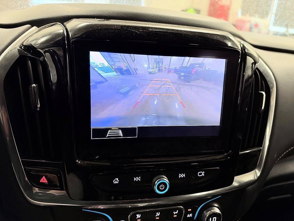 Used 2020 Chevrolet Traverse LT FWD image 13
