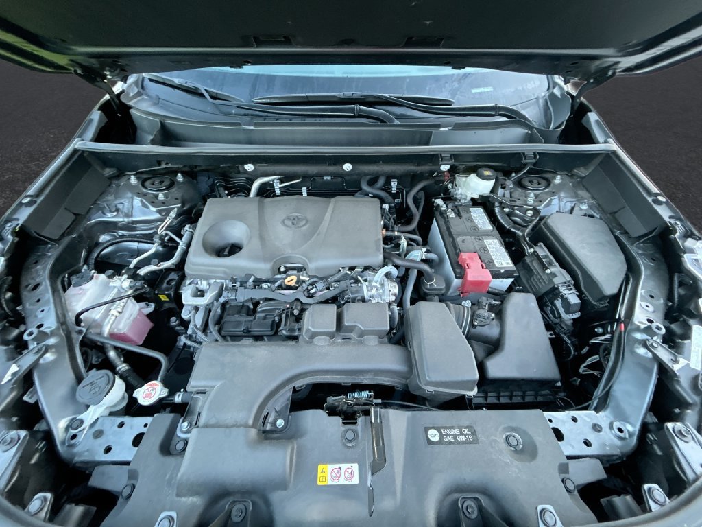 Certified 2025 Toyota RAV4 LE FWD image 31
