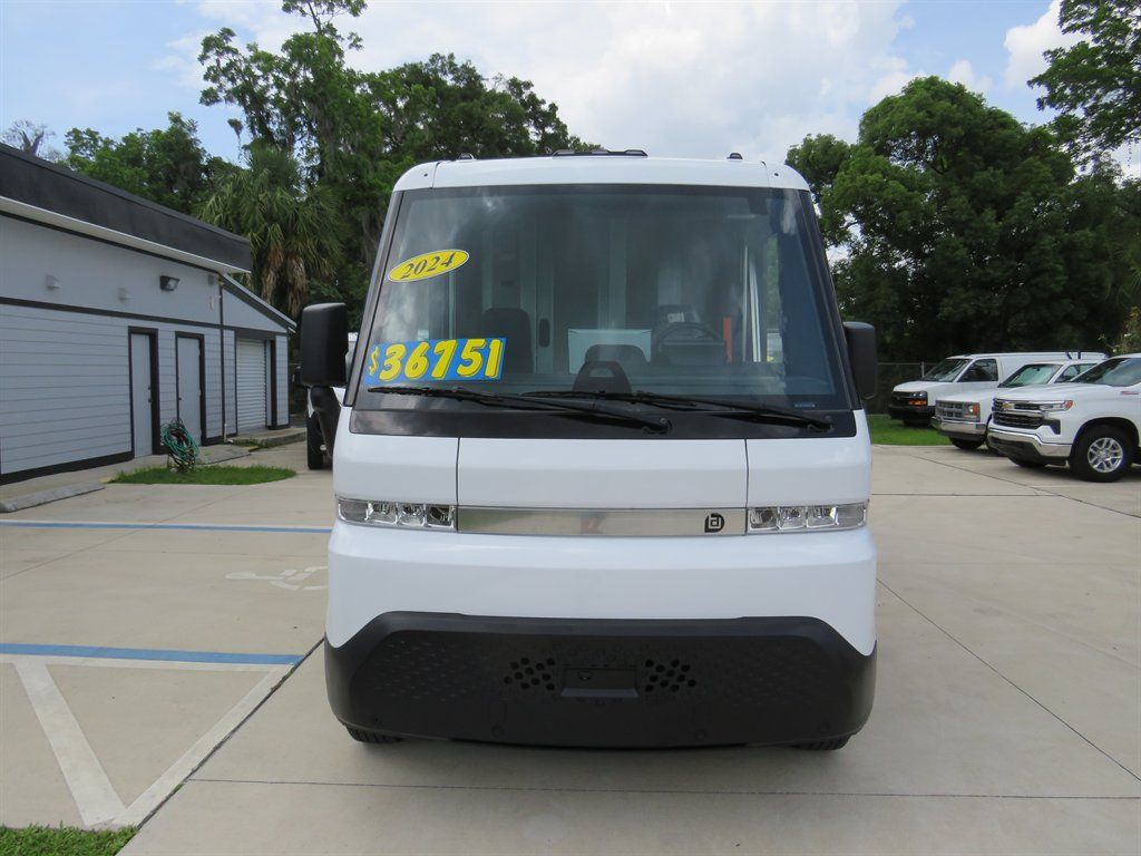 Used 2024 Chevrolet Brightdrop 400 w/ Commercial Equipment Package AWD/4WD image 2
