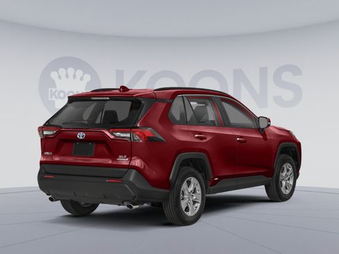 Used 2022 Toyota RAV4 XLE Premium AWD/4WD image 2