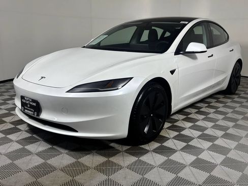 Used 2024 Tesla Model 3 Standard Range RWD image 3