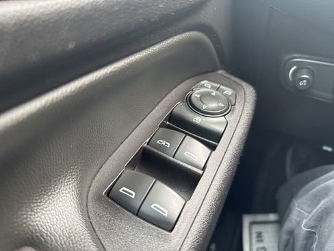 Used 2021 Chevrolet Equinox Premier AWD/4WD image 29