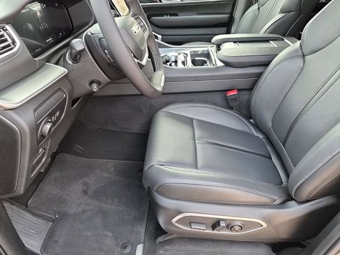 New 2026 Jeep Grand Wagoneer L Limited image 33