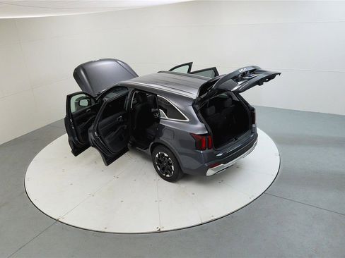Used 2024 Kia Sorento S image 20