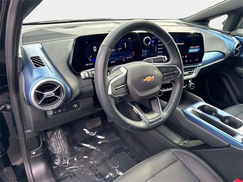 Used 2024 Chevrolet Equinox EV LT image 17