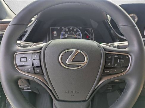 Used 2025 Lexus ES 350 w/ Premium Package FWD image 11