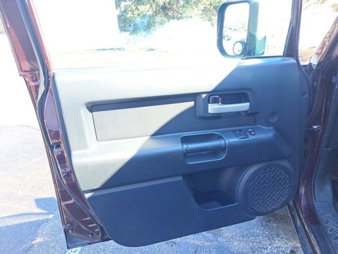 Used 2007 Toyota FJ Cruiser Base image 22