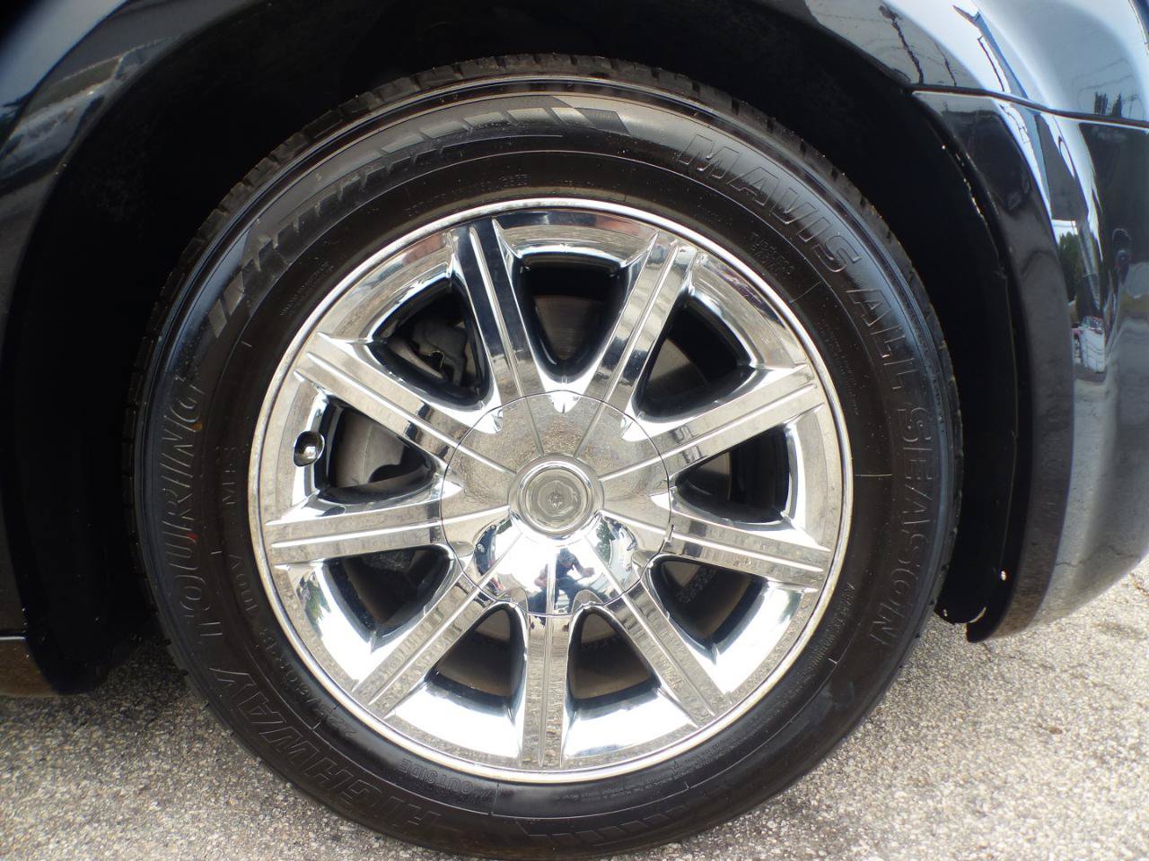 Used 2009 Chrysler 300 C w/ Protection Group II RWD image 29