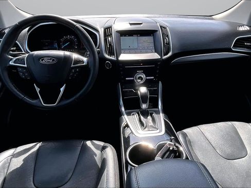 Used 2018 Ford Edge Titanium w/ Equipment Group 301A FWD image 14