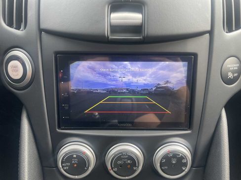Used 2014 Nissan 370Z Coupe RWD image 22