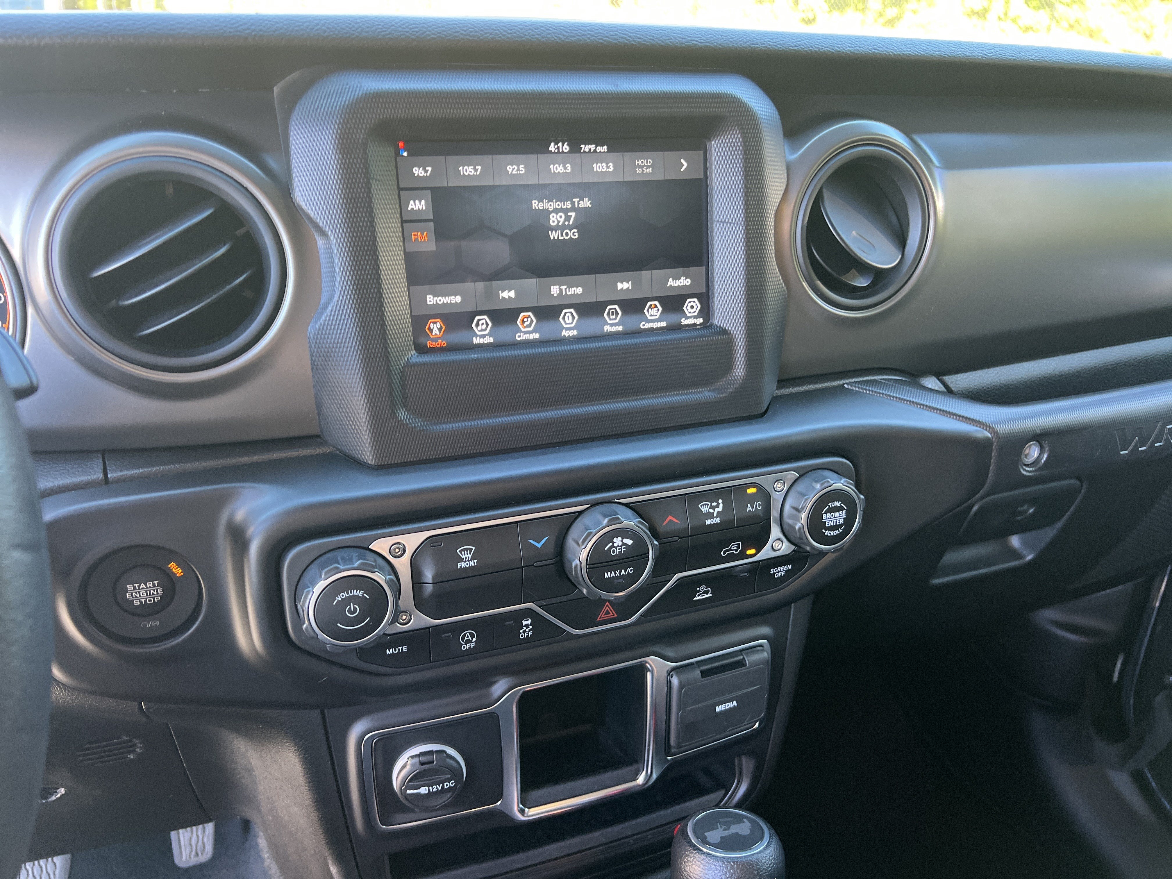Used 2022 Jeep Wrangler Sport AWD/4WD image 30