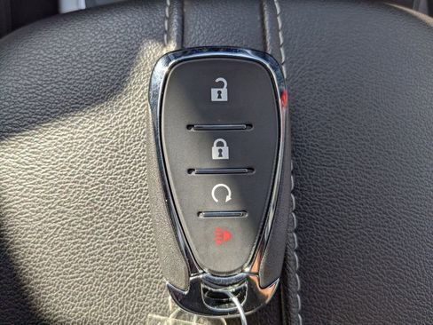 Used 2025 Chevrolet Blazer LT image 30