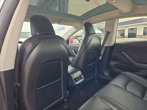 Used 2018 Tesla Model 3 image 16