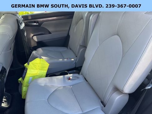 Used 2021 Toyota Highlander Platinum image 36