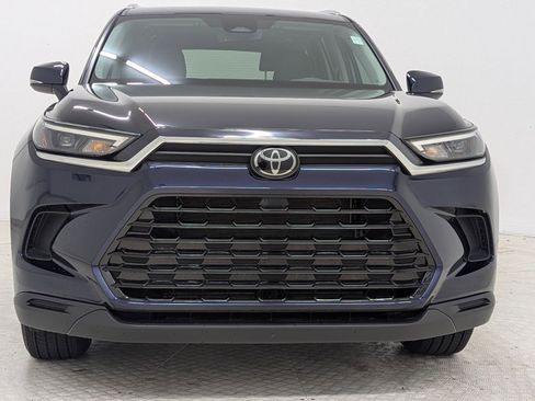 Used 2024 Toyota Grand Highlander XLE image 5