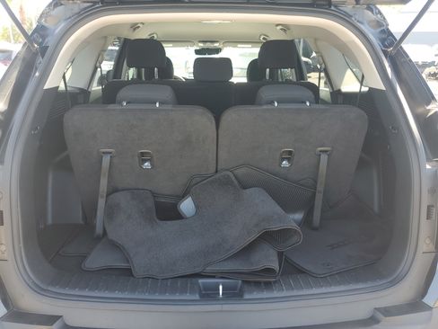 Used 2023 Kia Sorento LX FWD image 7