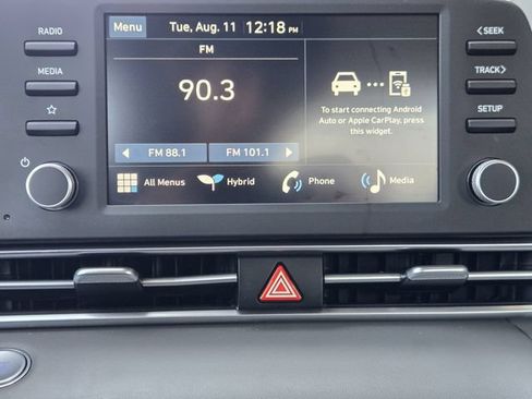 Certified 2025 Hyundai Elantra Hybrid FWD image 10