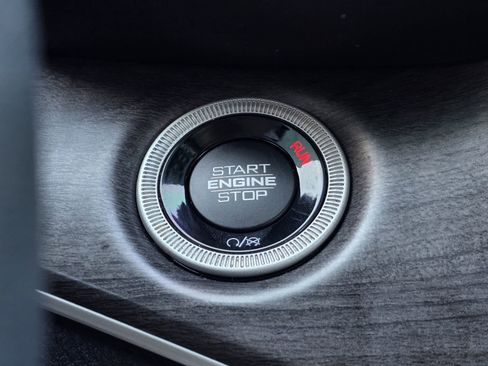 Used 2022 Jeep Grand Cherokee L Limited w/ Luxury Tech Group II image 26