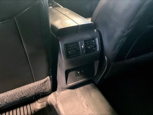 Used 2023 Nissan Rogue SV w/ SV Premium Package image 27