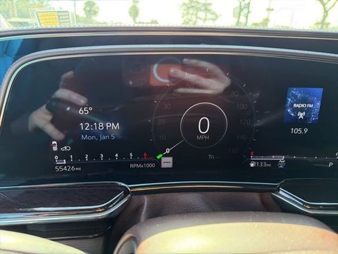 Used 2022 Cadillac Escalade Sport Platinum w/ LPO, ONYX Package image 9