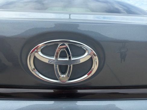 Used 2022 Toyota Corolla LE FWD image 11