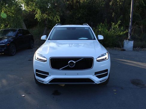 Used 2018 Volvo XC90 T5 Momentum w/ Convenience Package FWD image 2