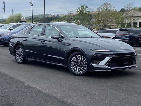 Certified 2024 Hyundai Sonata SEL FWD image 1
