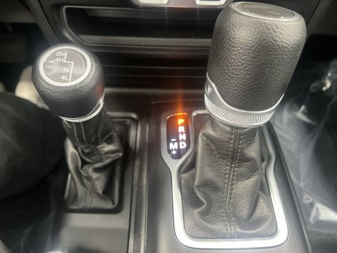 Used 2023 Jeep Gladiator Sport AWD/4WD image 20