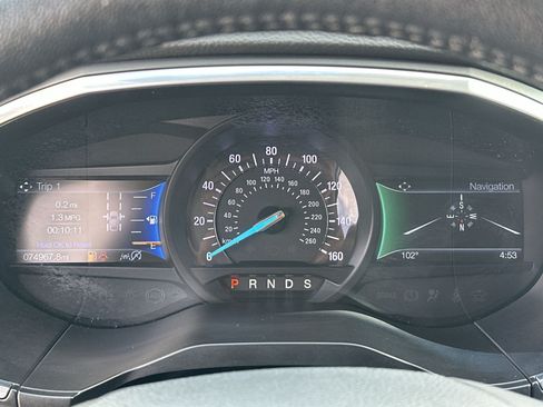 Used 2019 Ford Edge Titanium w/ Equipment Group 301A FWD image 10