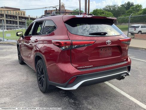 Used 2023 Toyota Highlander XSE FWD image 5