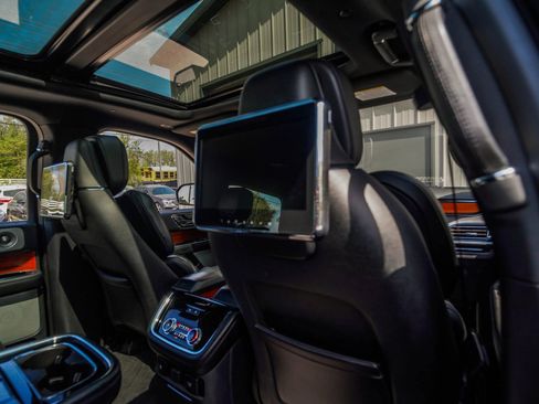 Used 2019 Lincoln Navigator Reserve AWD/4WD image 33
