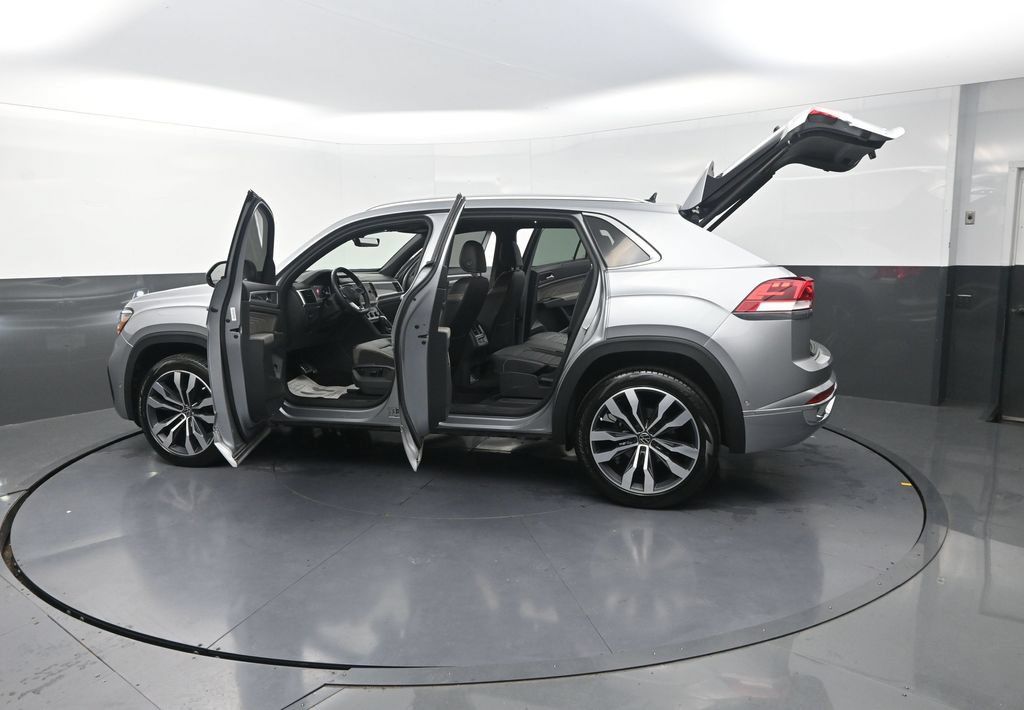 Used 2023 Volkswagen Atlas Cross Sport SEL Premium R-Line AWD/4WD image 33
