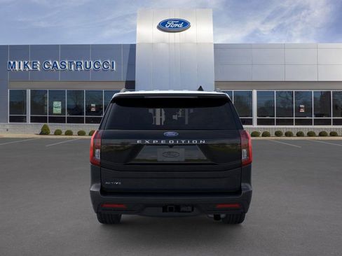 New 2026 Ford Expedition Active image 5