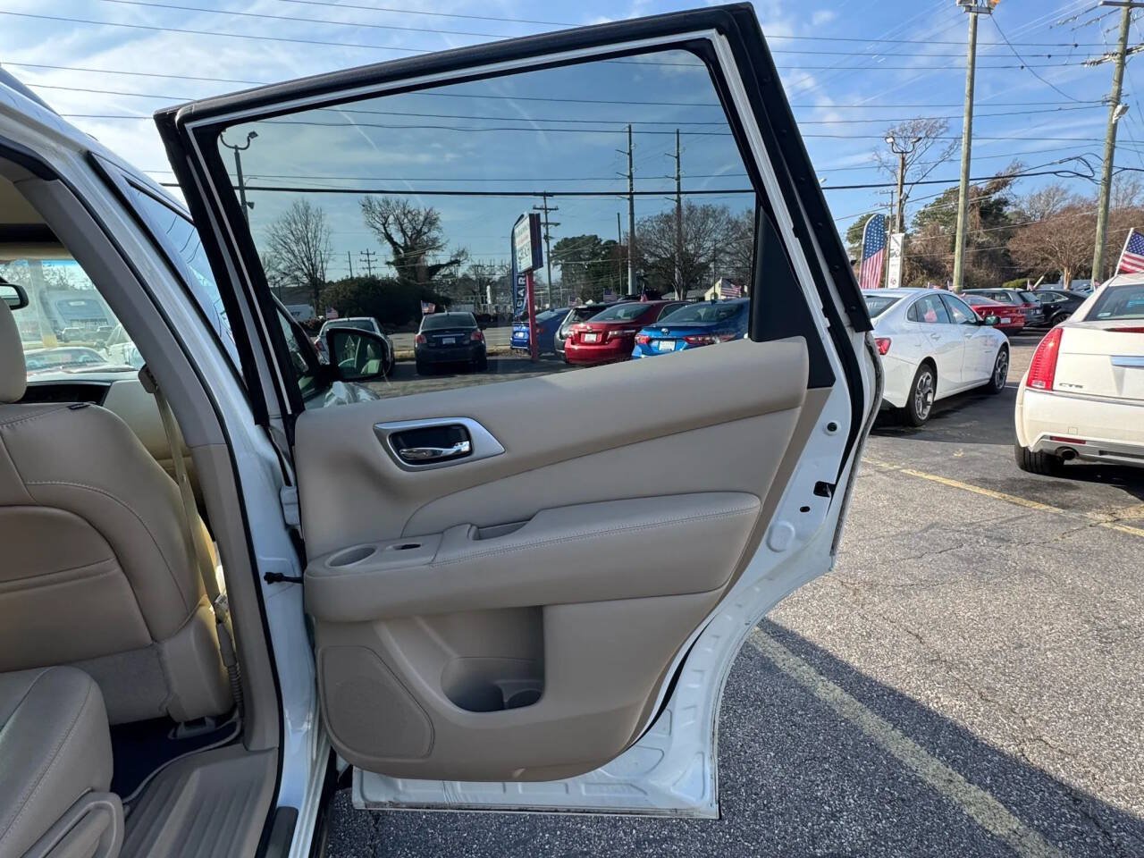 Used 2014 Nissan Pathfinder Platinum AWD/4WD image 14