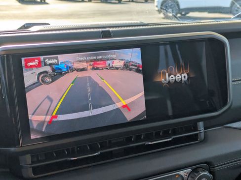 New 2026 Jeep Wrangler Unlimited Sahara AWD/4WD image 20