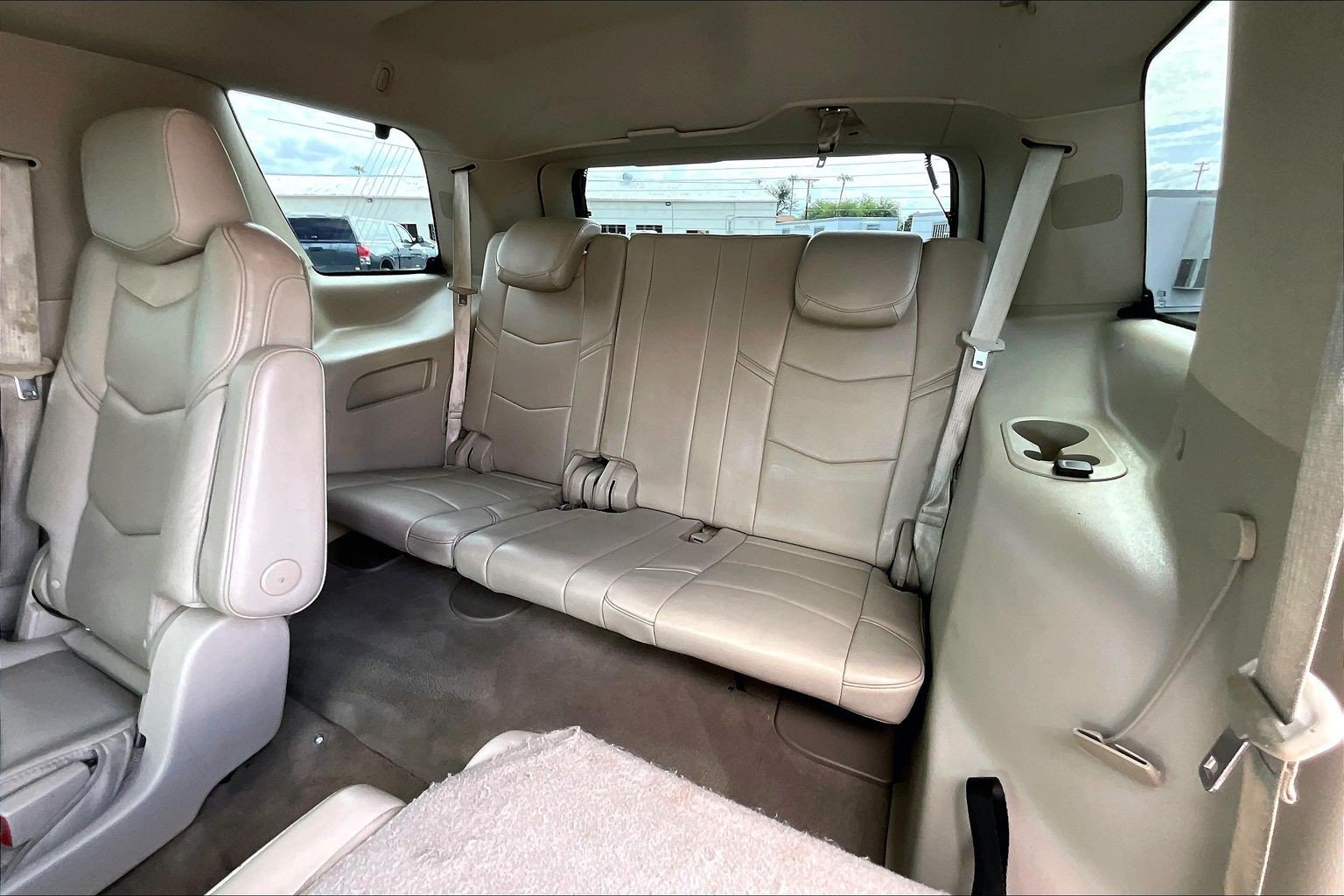 Used 2018 Cadillac Escalade Luxury AWD/4WD image 29